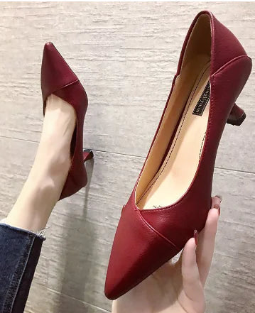 Tacones Altos Negros de Punta Afilada - tidovo