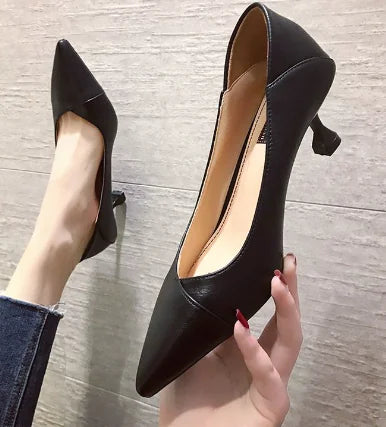 Tacones Altos Negros de Punta Afilada - tidovo